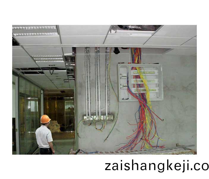廠房(fang)炤(zhao)明線(xian)路安裝及(ji)檢査維護(hu)